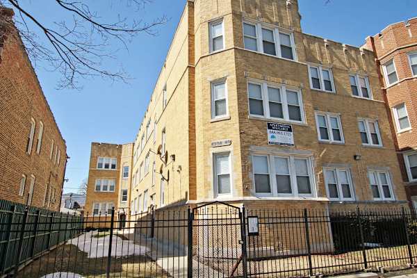 6236 S Artesian Ave property